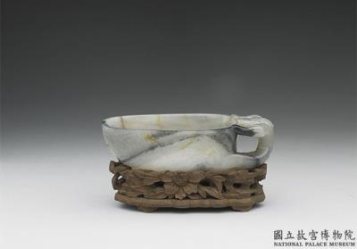 图片[2]-Jade Water Dish with chi tiger-shaped lug inscribed “boundless longevity and felicity”, mid to late Ming dynasty-China Archive